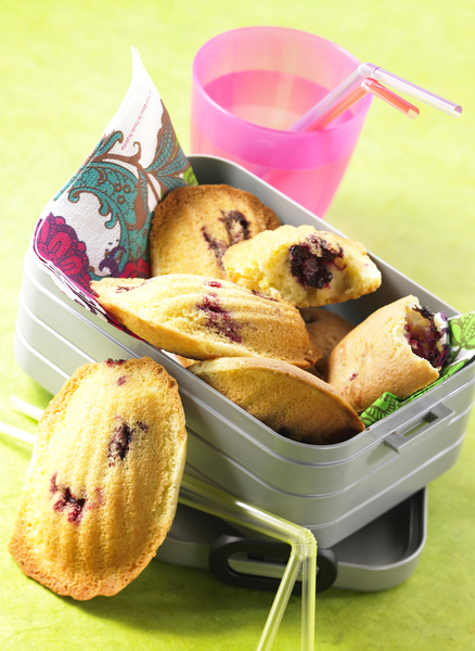 Madeleines aux mûres et citron.