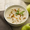 Un délice de velouté aux girolles à la poire relevé d’un sensuel et chaleureux Pinot Gris d’Alsace. Des champignons parfumés, un charmant goût sucré associés à la rondeur d’un cépage de caractère. Elégance, saveurs et onctuosité sont de mise.