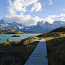 La passerelle en bois, ultime passage entre la nature sauvage et l’hôtel Salto Chico.