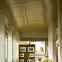 Les matériaux traditionnels tels que comme le bois de "lenga" et le cyprès, ou encore l'ardoise et le cuivre sont maniés avec délicatesse.