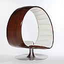 Sa forme circulaire ainsi que la qualité de ses matériaux en font un élément authentique et inédit.