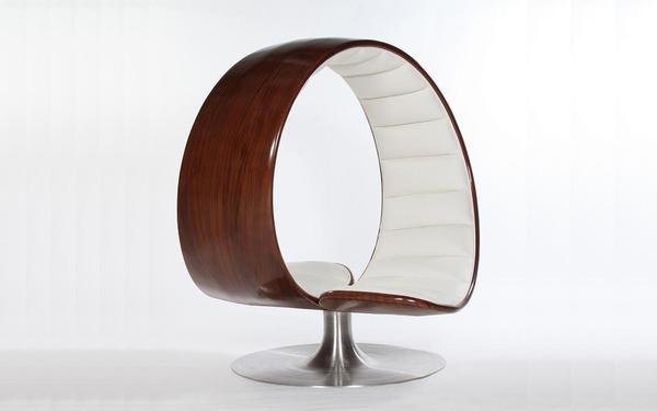 Sa forme circulaire ainsi que la qualité de ses matériaux en font un élément authentique et inédit.