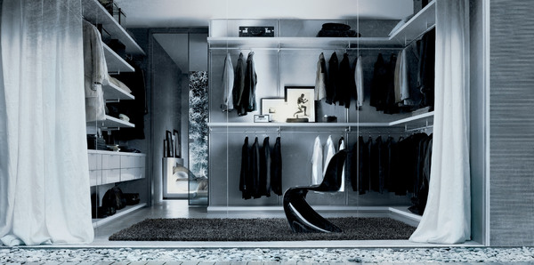 Minimalisme, design frais et tout en transparence pour le modèle Dress Bold chez Rimadesio.