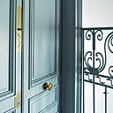 Une finition au rendu parfait avec les nouveaux produits en phase aqueuse Tollens : Toll-Métaux Hydro (métal) et Elastop Hydro (bois) : performance et brillance.