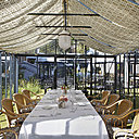 La serre, pour dîner dehors en toute quiétude