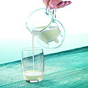 Digeste, économique et diététique, le lait de chèvre est un excellent substitut au lait de vache, ainsi qu’aux laits végétaux présents sur le marché. Attention cependant, les personnes allergiques au lait (d'origine bovine) doivent à tout prix l'éviter!