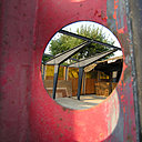 La "Structure Nomade", fondée sur le concept de béquille asymétrique, peut être montée et démontée selon le milieu dans lequel elle est destinée à s'établir provisoirement.