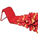 Confort régressif pour la chaise longue Loop de la designer Sophie de Vocht chez Casamania