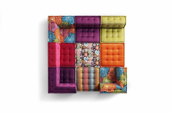 La fabrication du Mah Jong fut dépositaire des signatures de grands créateurs, dans le cadre de collaborations avec des maisons de Haute Couture : Jean-Paul Gaultier, Missoni Home, Kenzo Maison...