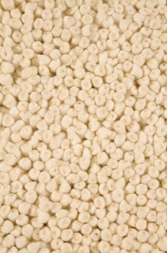 Oslo, en 100% laine et perles de Swarowski, collection White Spirit 2011