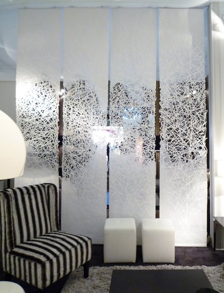 Inclusion de papier dans la résine, magasin 6, rue Marbeuf