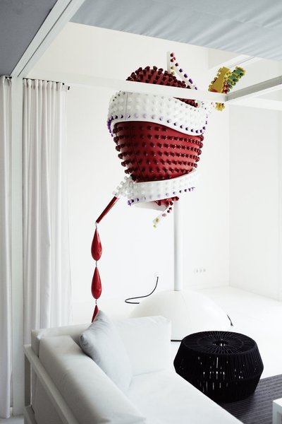 Habitués des messes de l’art internationales, Anneke Derksen  et Manuel Alorda écument l’Arco Basel, Frieze et ArtBasel Miami.