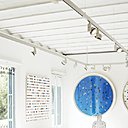 Kettal, fait sans cesse appel à des designers de renom pour créer du mobilier de jardin; de là à passer à l'art, il n'y a qu'un pas