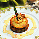 Délicieuse Chavignolette. A accompagner d’un Sancerre blanc. Crée par le Lycée hôtelier Jacques-Cœur, 108, rue Jean Baffier - 18000 Bourges. Tél. : 02 48 67 83 19.