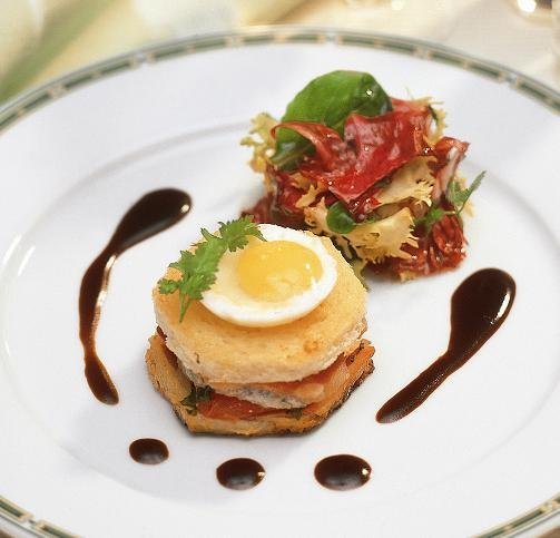 Exquis croque-madame au Chavignol et œuf de caille. A accompagner d’un Reuilly rosé. Créé par le Lycée hôtelier  Jacques-Cœur. 108, rue Jean Baffier - 18000 Bourges. Tél. : 02 48 67 83 19.