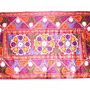 Le plaid aux motifs traditionnels turcs pour recouvrir les canapés et le mobilier d'intérieur, commercialisé par Becquet.