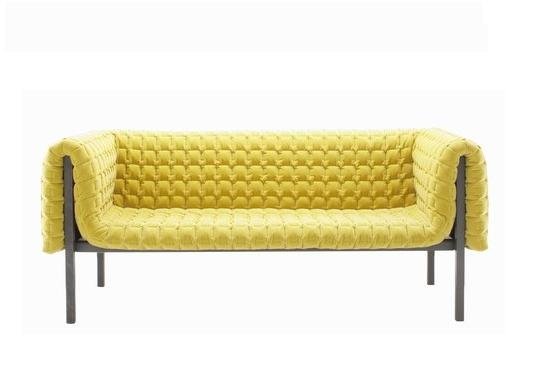 Ligne Roset édite le canapé Ruché d'Inga Sempé