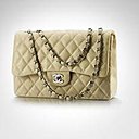 L'inspirateur par excellence, le fameux sac Chanel 2.55 en cuir d'agneau matelassé