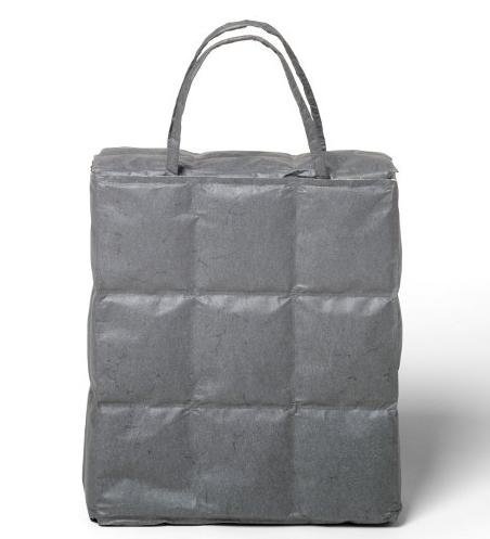 La créatrice Valeria Santagati  signe le sac isotherme Isolda pour Kasselcollection