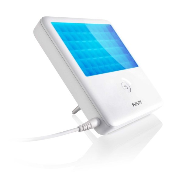 Le Golite Blu par Philips, ou une lampe de luminothérapie portable stimulant l'énergie et l'humeur. Résultats visibles après 15 à 45 minutes d'utilisation quotidienne. Prix indicatif : 180 euros.