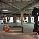 Le musée de la mode et du design, a trouvé son nid dans les locaux d’une ancienne banque