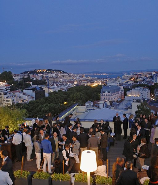 Belle vue sur la ville au Sky Bar du restaurant Terraço du Tivoli Hotel