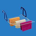 L'étendoir multifonctions de Leifheit peut être posé sur n'importe quel rebord pouvant laisser du textile à l'air libre.