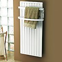 L’étendoir-séchoir mural à fixer permet un gain de place important, et peut être placé derrière une porte ou contre un mur, Castorama.