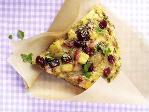 Froide ou chaude, la tortilla à l’espagnole se sert en apéritif ou en entrée.