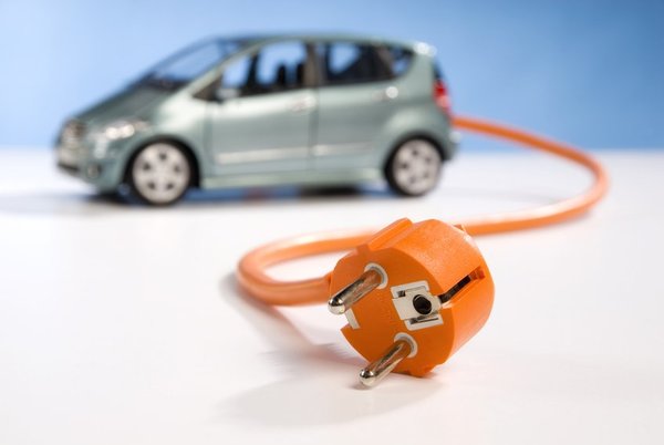 La Voiture électrique face à son bilan carbone et son coût économique et écologique