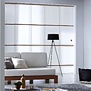 Ambiance pure et nature pour ces panneaux japonais avec barres en bois décoratives. Dim. 45 cm x 260 cm. Prix à partir de 24,90€. A droite, panneau japonais en trompe l’œil placard, signé Christophe Koziel. Dim. 60 cm x 300 cm. Prix à partir de 69,90€.