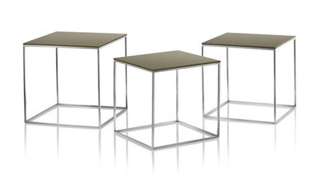 Une simplicité épurée et cubique pour le modèle PK71 chez Republic of Fritz Hansen.