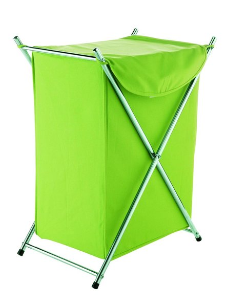 De la couleur pour ce sac à linge en polycoton avec sa structure pliable Buzz. Existe en blanc et noir chez Form pour Castorama. Prix indicatif: 29,45 euros.