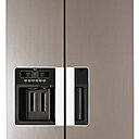 Le frigo américain Glamour (ici en Satin Bronze) de Whirlpool a reçu le IF Product Design Award 2011 par le jury de l'International Forum Design en Allemagne (H 178 X L 90,2 X P 70 centimètres, 2200 euros TTC).