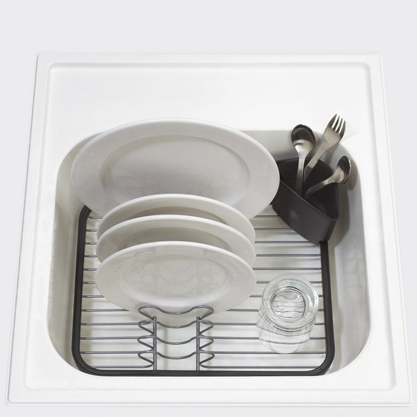 Modèle Sinkin dish rack chez Umbra désigné par Helen T. Miller: des lignes épurées pour une grande praticité. Prix indicatif: 31,50 euros.