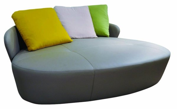 Fauteuil Ovalis par Marco Fumagalli pour Roche Bobois. L.96 X P. 95 X H. 70 centimètres.