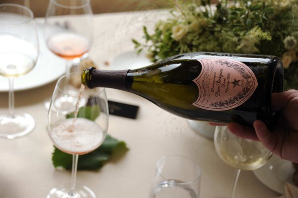 La cuvée Vintage Rosé 2000, élégante et goûteuse pour les fêtes de fin d’année