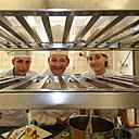 Aux fourneaux, Ernest Schaetzel entouré de ses enfants