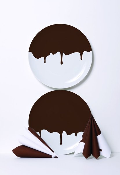 Duo d’assiettes « Chocolate » : avec elles on devient gourmand à souhait et pour peu on les lécherait!