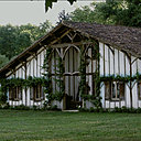 Les soins sont dispensés dans une authentique ferme landaise restaurée avec grand soin.
