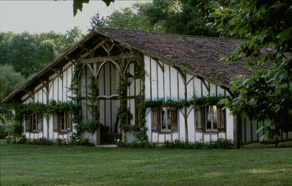 Les soins sont dispensés dans une authentique ferme landaise restaurée avec grand soin.