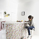 Mosaïque originale et à composer soi-même à poser au mur Castorama. De multiples possibilités décoratives s’offrent à vous pour créer des frises modernes ou arty.