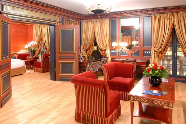 Confort absolu et dernières technologies pour la suite royale dans le typique style Garcia