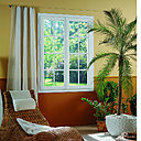 La ligne Diane figure dans ce nouveau catalogue, avec différents modèles de fenêtres en PVC blanc.