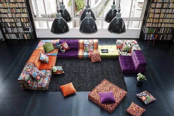 Très couture, le Mah Jong grâce à sa tenue Missoni Home aux couleurs chatoyantes