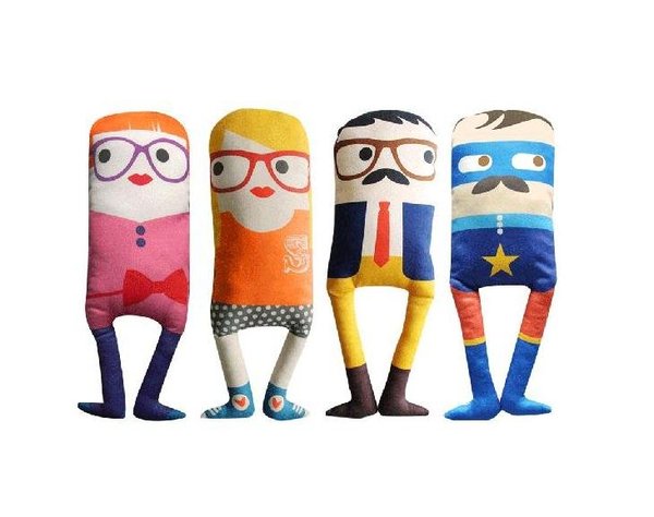 Doudou ou poupée c’est sûr les parents vont craquer pour les personnages décalés de Simone.