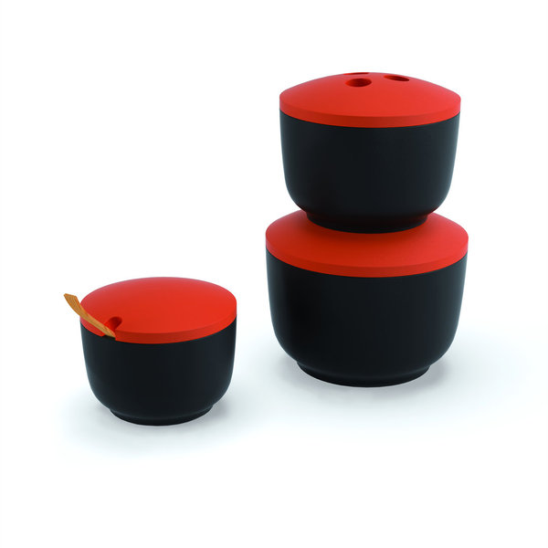 Bols rouge et noir Sugao issus de la nouvelle tradition nippon.