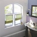 Fenêtre en PVC très résistante et demandant peu d’entretien. Castorama.