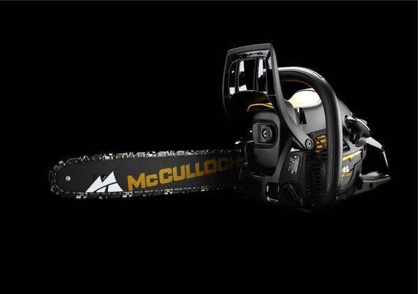 Equipée d'un système de démarrage facile et d'une simple molette pour retendre la chaîne,  la tronçonneuse McCulloch CS380T pour les petites haies et coupe de petit bois