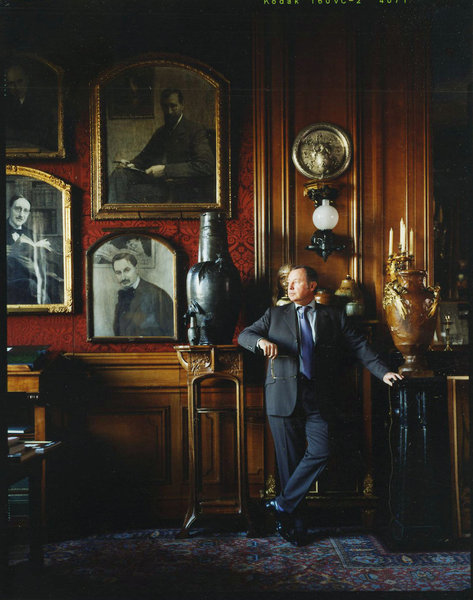 François-Joseph Graf et son cabinet japonais.
